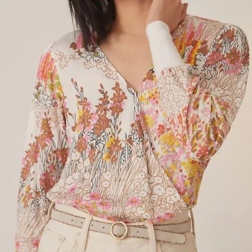 TINY Anthropologie Callie Floral Surplice Top Size M White Multicolor Long Slv